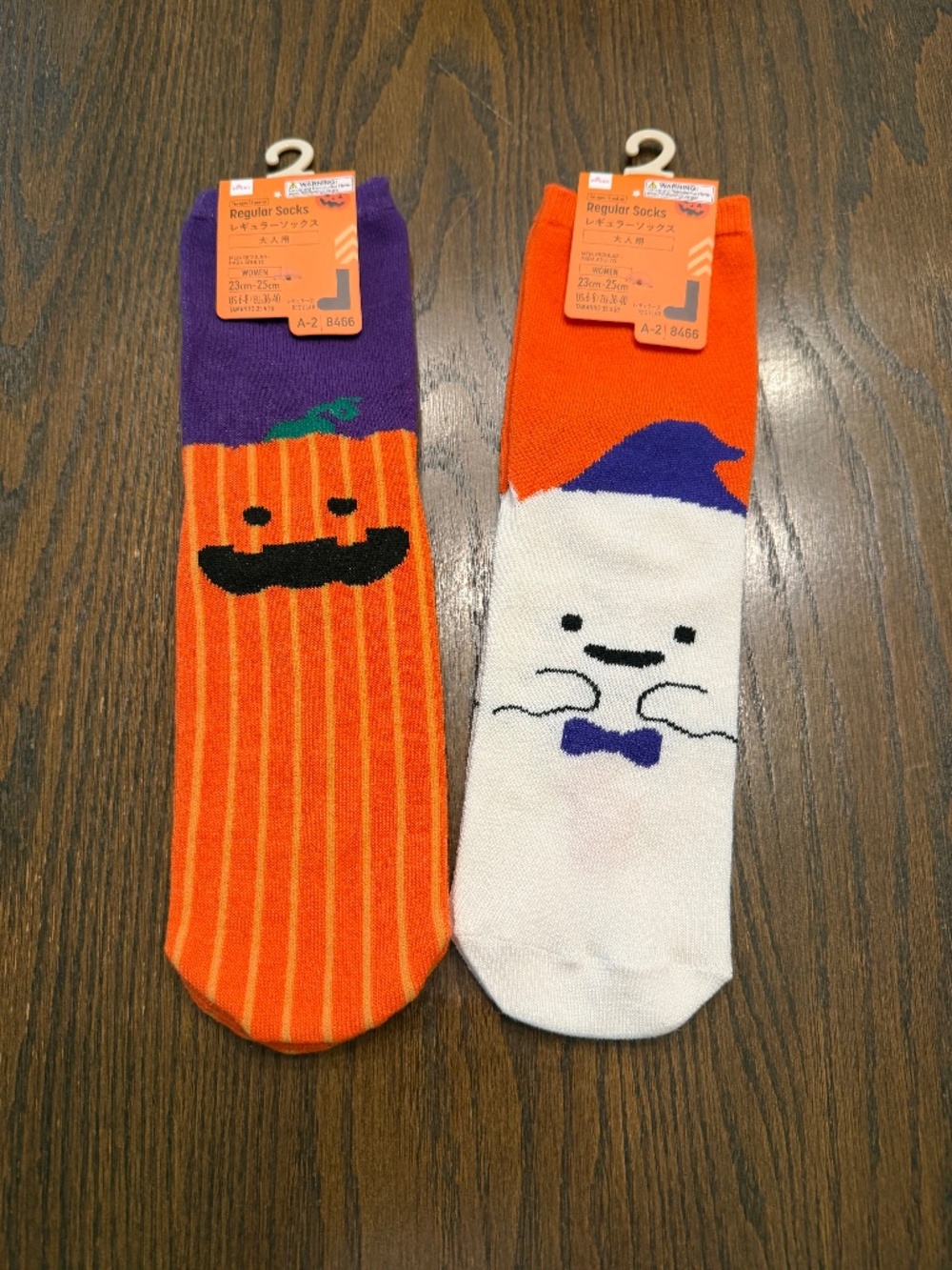 NWT - Daiso Halloween Novelty Crew Socks Set - Pumpkin & Ghost (Women’s 6-9)